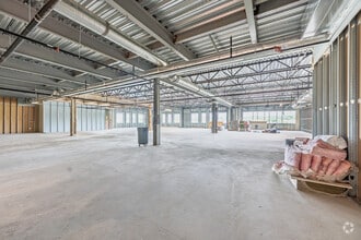 39000 W Seven Mile Rd, Livonia, MI to rent Interior Photo- Image 1 of 2