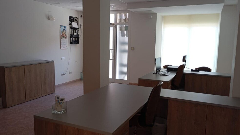 Retail in Amposta, Tarragona to rent - Interior Photo - Image 2 of 2