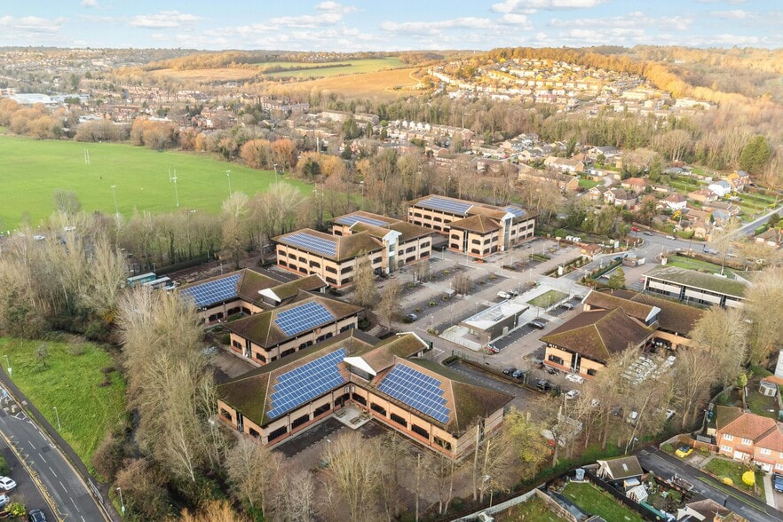 Frederick Pl, High Wycombe to rent - Building Photo - Image 3 of 29