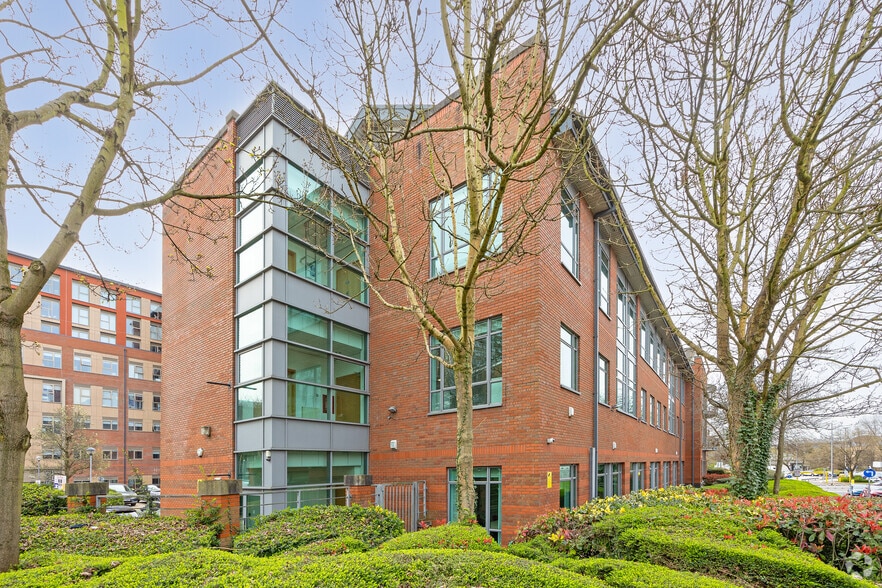 Duncombe St, Leeds to rent - Building Photo - Image 3 of 11