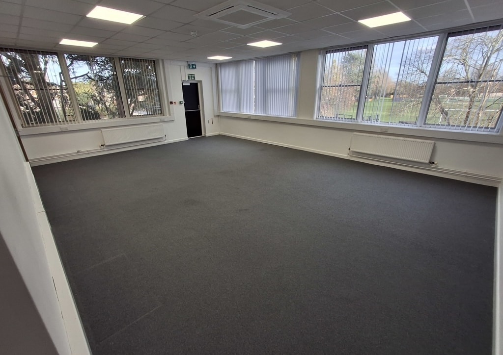Brickhill Dr, Bedford to rent Interior Photo- Image 1 of 9