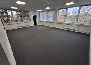 Brickhill Dr, Bedford to rent Interior Photo- Image 1 of 9