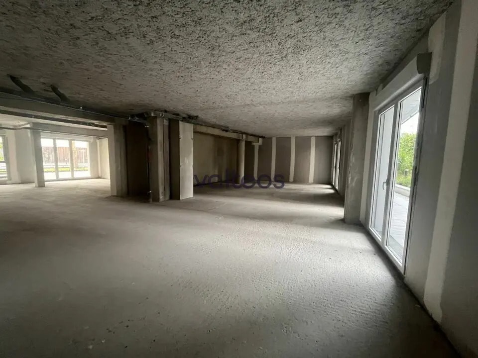 Location Bureaux 211 m² à 486 m² - Photo 1