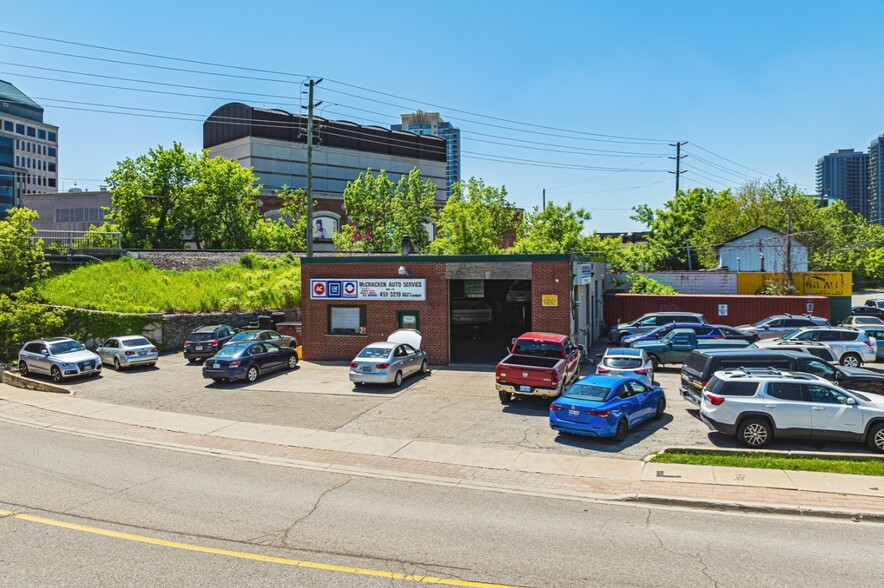 21 Union St, Brampton, ON for sale - Building Photo - Image 3 of 29