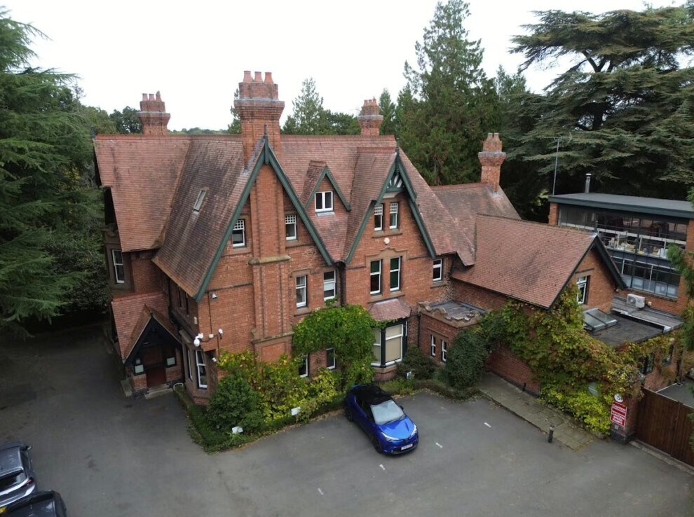 Holly Ln, Coventry to rent Building Photo- Image 1 of 4