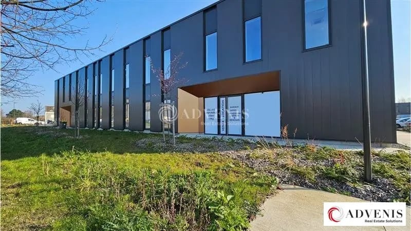 Location Bureaux 272 m² - Photo 1