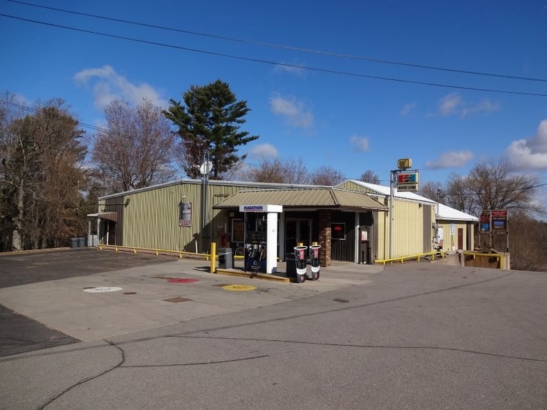 6392 Village Ln, Hatley, WI for sale - Building Photo - Image 1 of 1