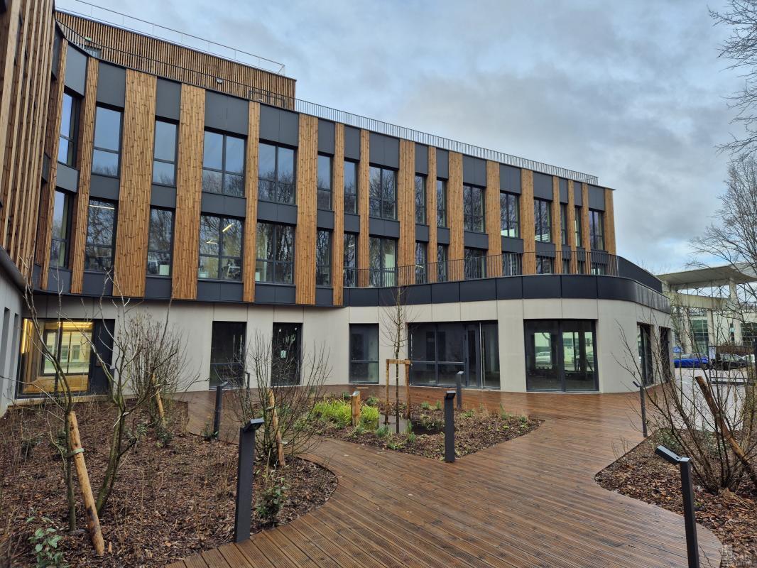4 Rue Alfred Nobel, Champs-sur-Marne to rent Building Photo- Image 1 of 15