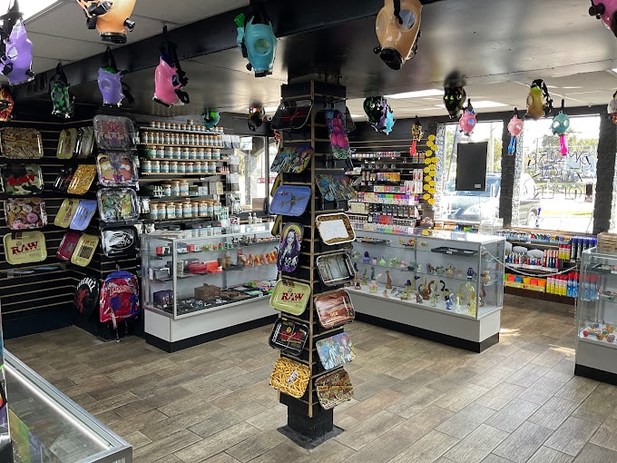 136 Pondella Rd, North Fort Myers, FL for sale - Building Photo - Image 2 of 4