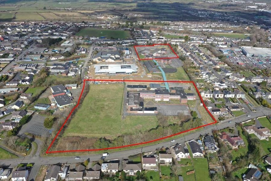 Two Former Education Buildings On Large portfolio of 2 properties for sale on LoopNet.co.uk - Building Photo - Image 3 of 3