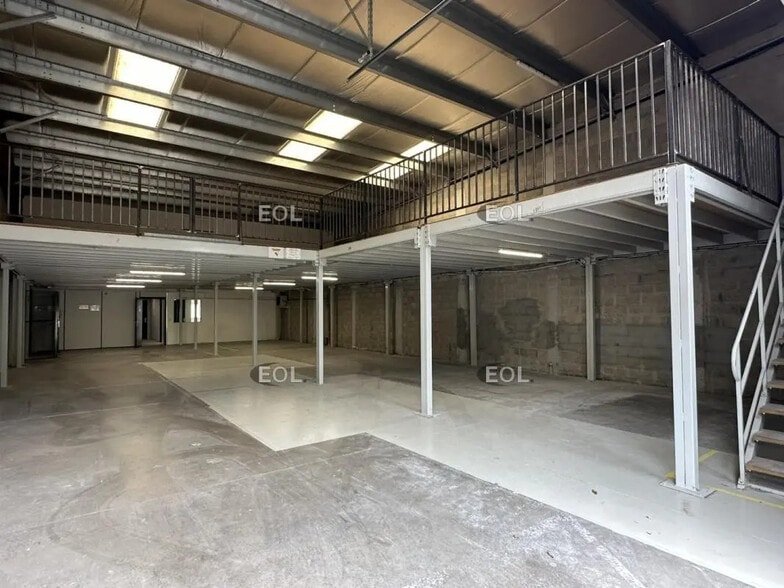 Office in Marseille for sale - Interior Photo - Image 1 of 5