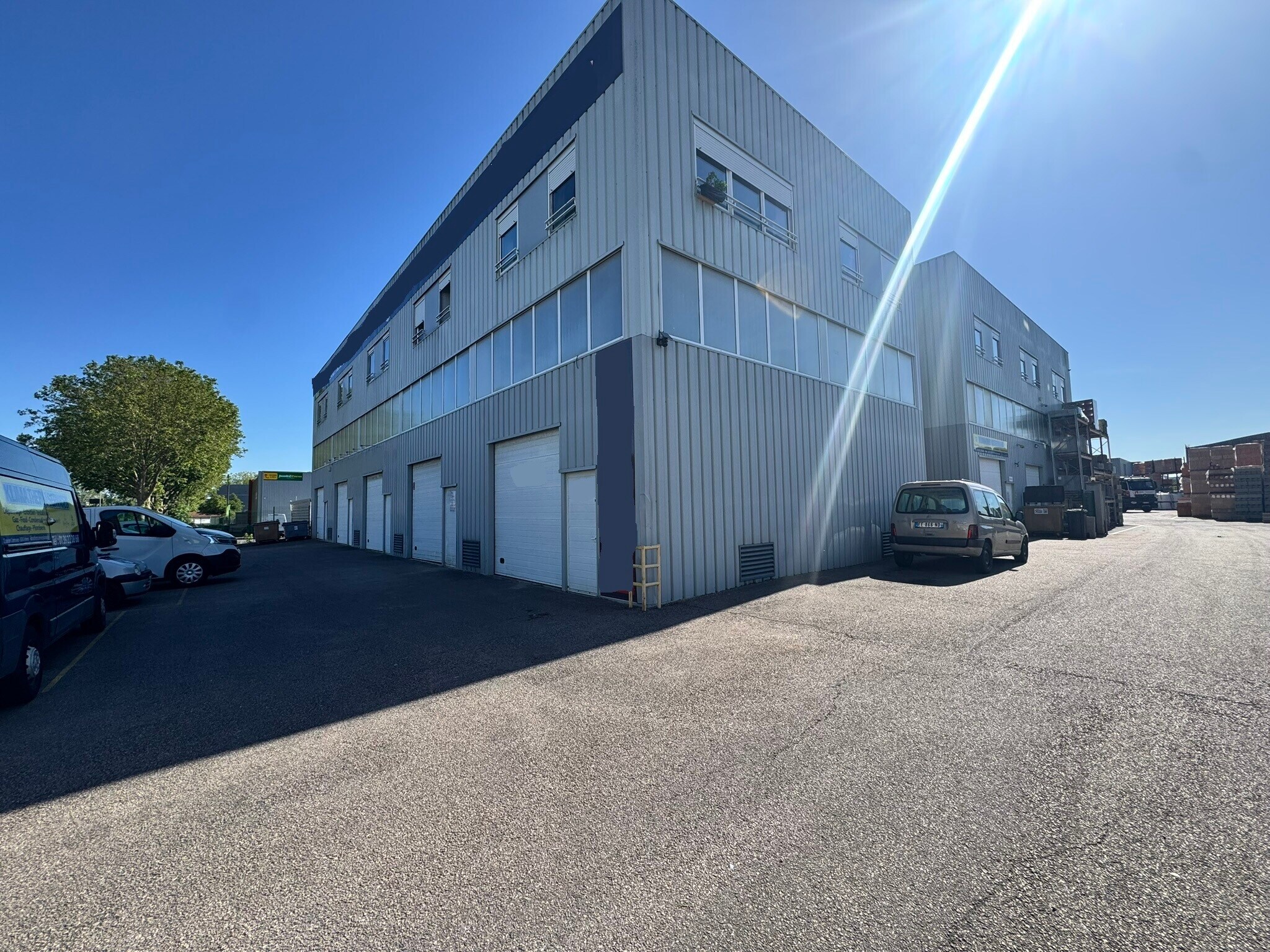 Light Industrial in Achères for sale Building Photo- Image 1 of 11
