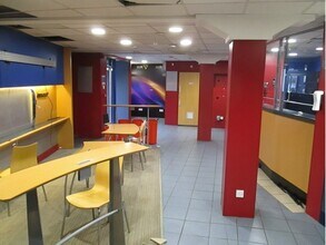 116-120 South St, Keighley to rent Interior Photo- Image 2 of 3