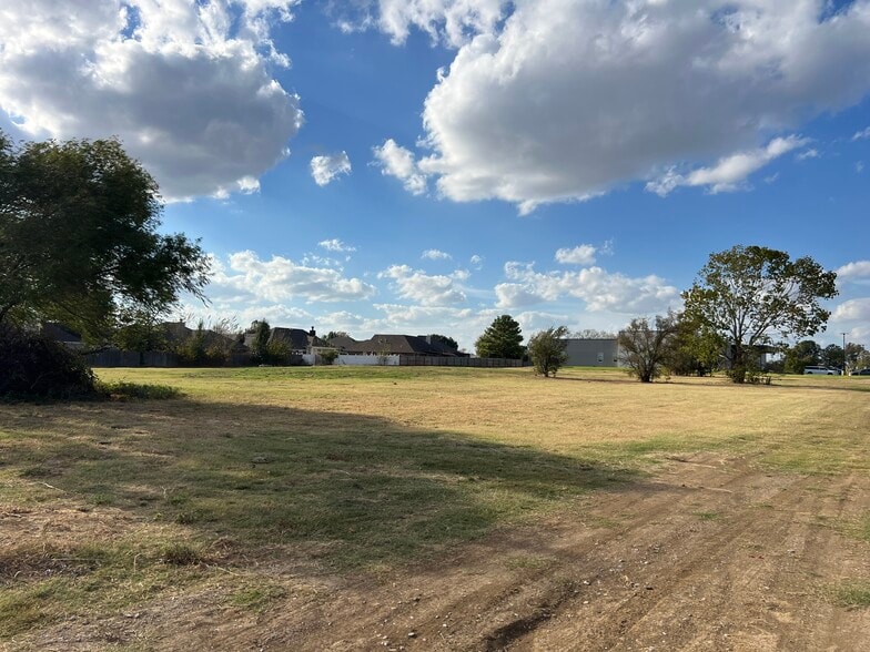 8492-8526 E Highway 51, Broken Arrow, OK for sale - Building Photo - Image 2 of 7