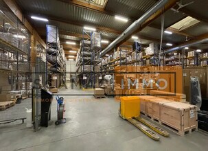 Industrial in Saint-Thibault-des-Vignes to rent Interior Photo- Image 2 of 4