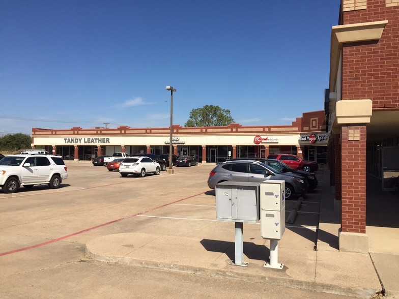 6900 Denton Hwy, Watauga, TX for rent - Building Photo - Image 2 of 6