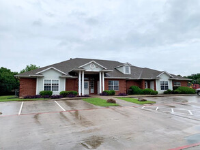 600 Mid Cities Blvd, Hurst, TX for rent Building Photo- Image 1 of 13