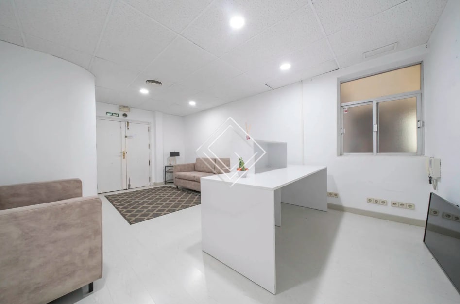 Madrid, MAD 28003 - Unit 1 - - Interior Photo - Image 2 of 11