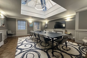 27 Grosvenor St, London to rent Interior Photo- Image 1 of 4