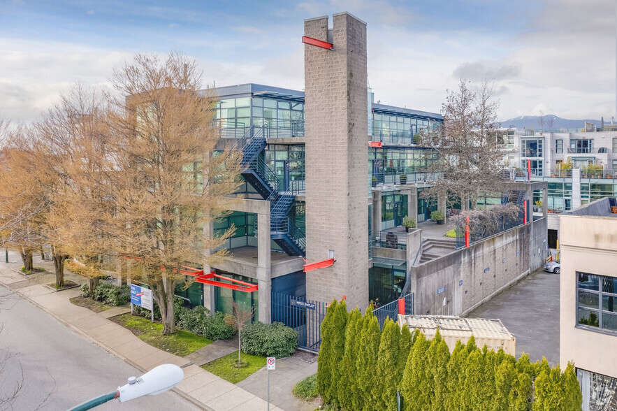 1639 W 2nd Ave, Vancouver, BC for rent - Primary Photo - Image 1 of 6