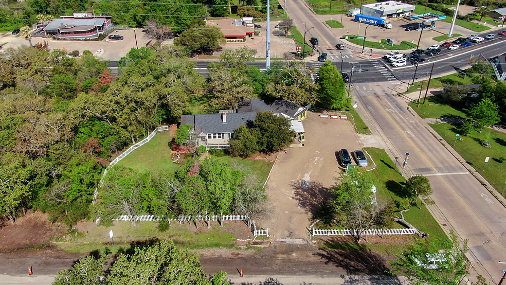 214 Elm Ave, Bryan, TX for rent - Aerial - Image 2 of 20