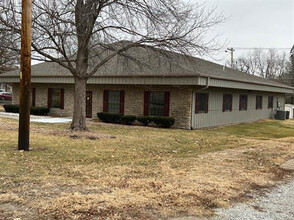 1807 4th Corso, Nebraska City, NE for rent Building Photo- Image 1 of 5