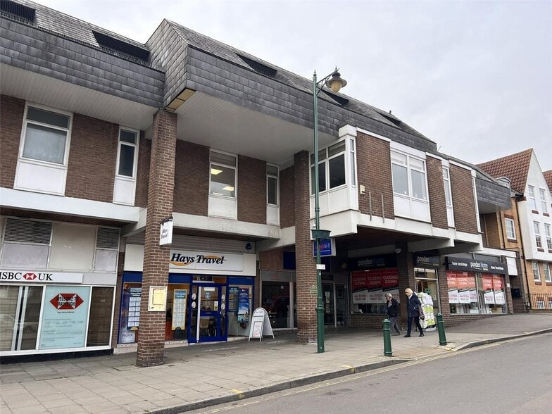 44-50 High St, Rayleigh to rent - Building Photo - Image 2 of 12