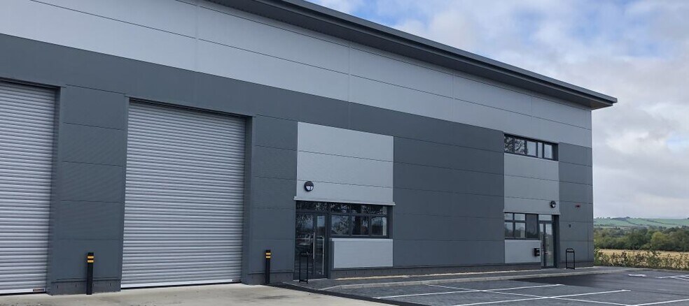 Unit B5 Downsview Rd, Wantage for sale - Building Photo - Image 1 of 1