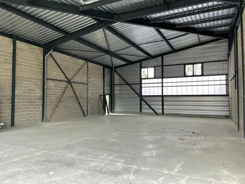 Vente Local d'activités 250 m² - Photo 1