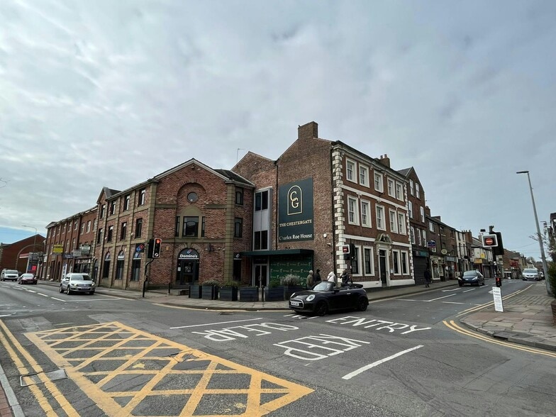 60 Chestergate, Macclesfield to rent - Building Photo - Image 2 of 25