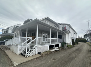 100 Rue Saint-Olivier, Saint-alexis-des-monts, QC for sale Primary Photo- Image 1 of 2