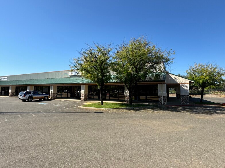 1812 Park Marina Dr, Redding, CA to rent - Building Photo - Image 2 of 6