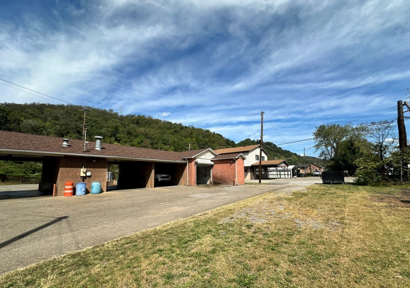 205 Wells Ave, Wellsville, OH for sale - Building Photo - Image 1 of 15