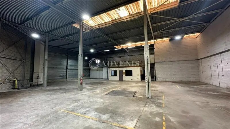 Light Industrial in Noisy-le-Sec to rent Building Photo- Image 1 of 11