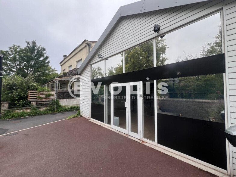 Office in Joinville-le-Pont to rent - Building Photo - Image 2 of 19