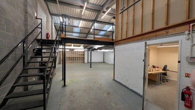 Crossways Rd, Bridgwater to rent Interior Photo- Image 2 of 9