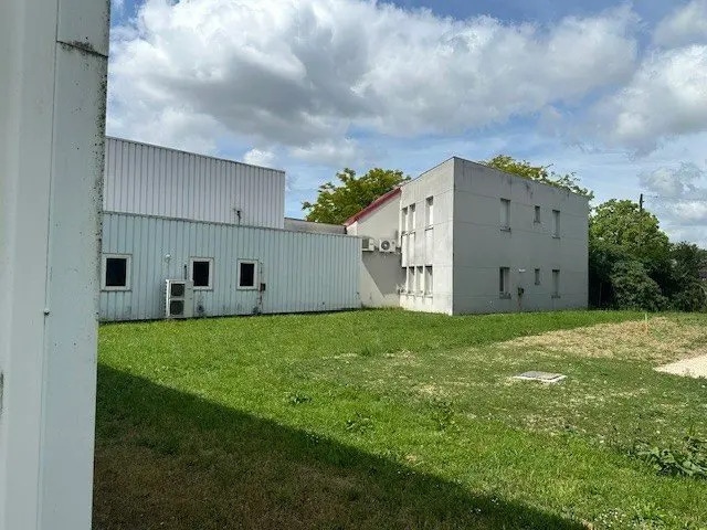 Vente Local d'activités 1 162 m²