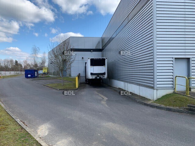 Light Industrial in Combs-la-Ville to rent - Building Photo - Image 1 of 21