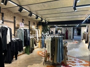 Retail in Barcelona, Barcelona to rent Interior Photo- Image 1 of 12