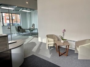 704-708 High Rd, London to rent Interior Photo- Image 2 of 8