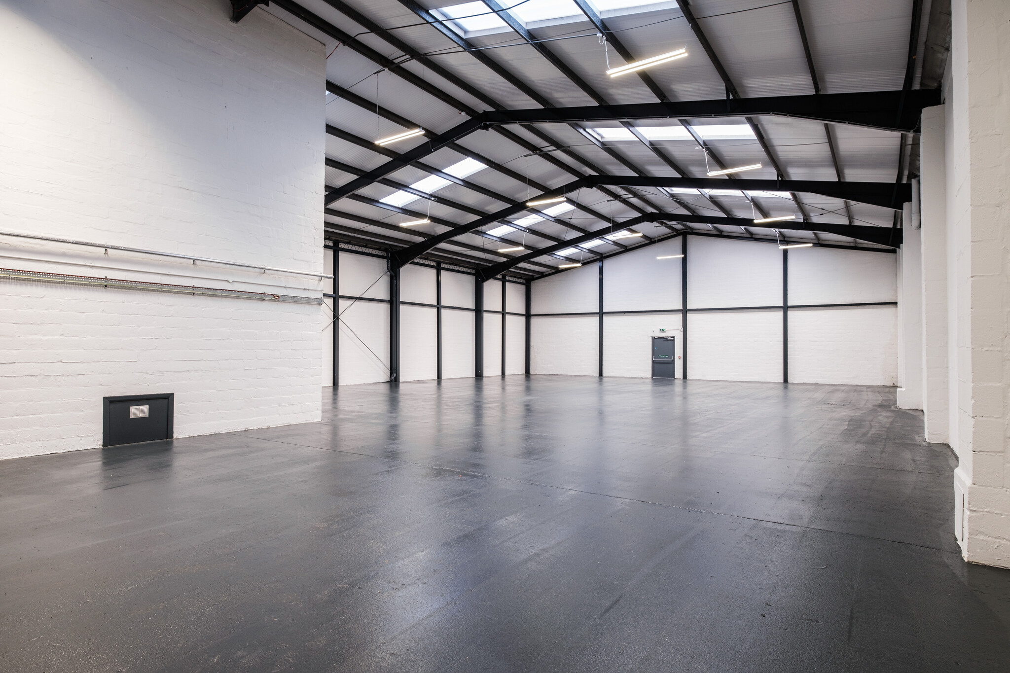 99 Crombie Rd, Aberdeen to rent Interior Photo- Image 1 of 7