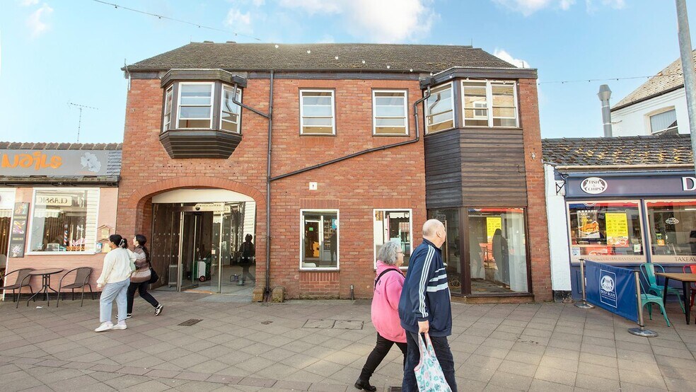 24 Market St, Newmarket for sale - Primary Photo - Image 1 of 6