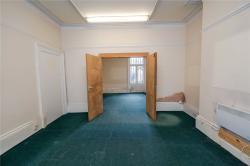 18 Hainton Ave, Grimsby to rent Interior Photo- Image 2 of 18
