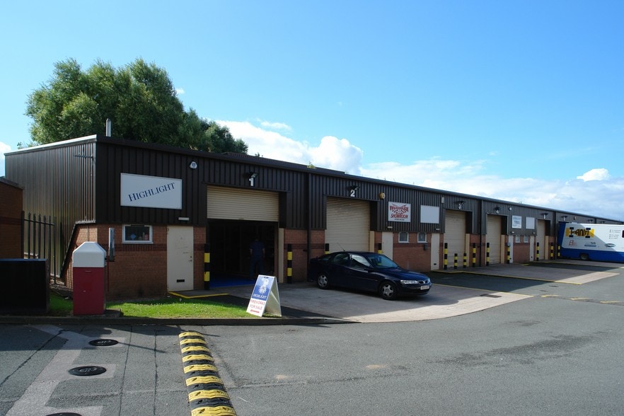 Pimlico Rd, Runcorn to rent - Building Photo - Image 2 of 5