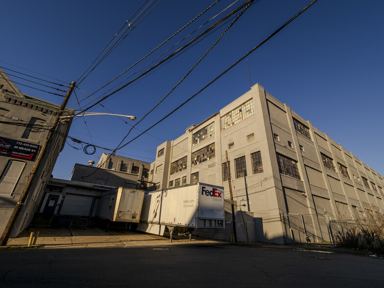 39 Meade St, Trenton, NJ for sale - Building Photo - Image 1 of 29