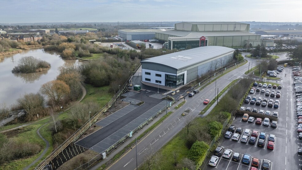 Walsingham Dr, Nuneaton to rent - Building Photo - Image 2 of 19