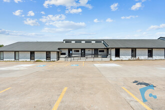 601 Omega Dr, Arlington, TX for rent Building Photo- Image 1 of 17