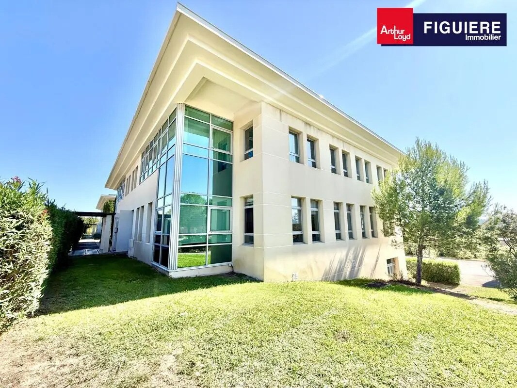 Office in Aix-en-Provence to rent Building Photo- Image 1 of 14