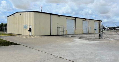 433 N Navigation Blvd, Corpus Christi, TX for rent Building Photo- Image 1 of 10