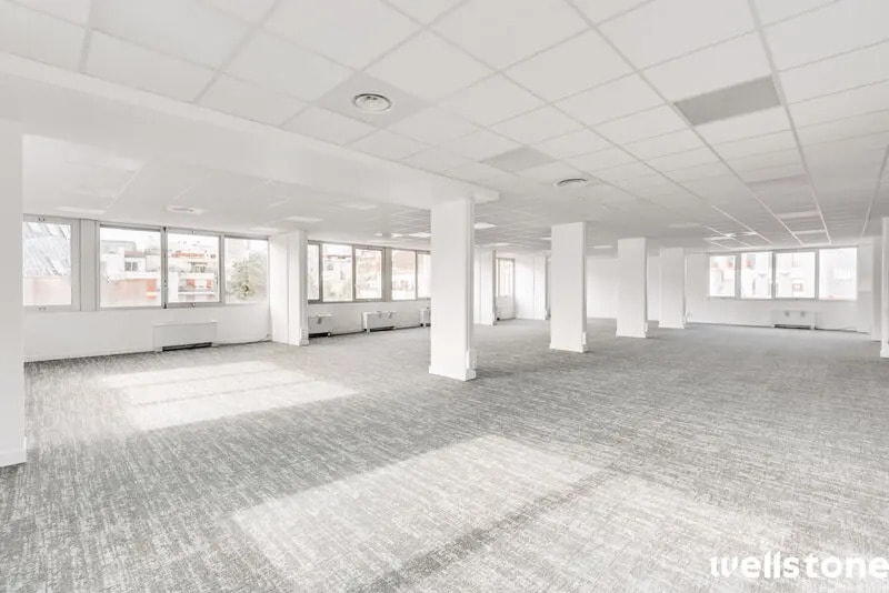 Location Bureaux 93 m² à 737 m² - Photo 1